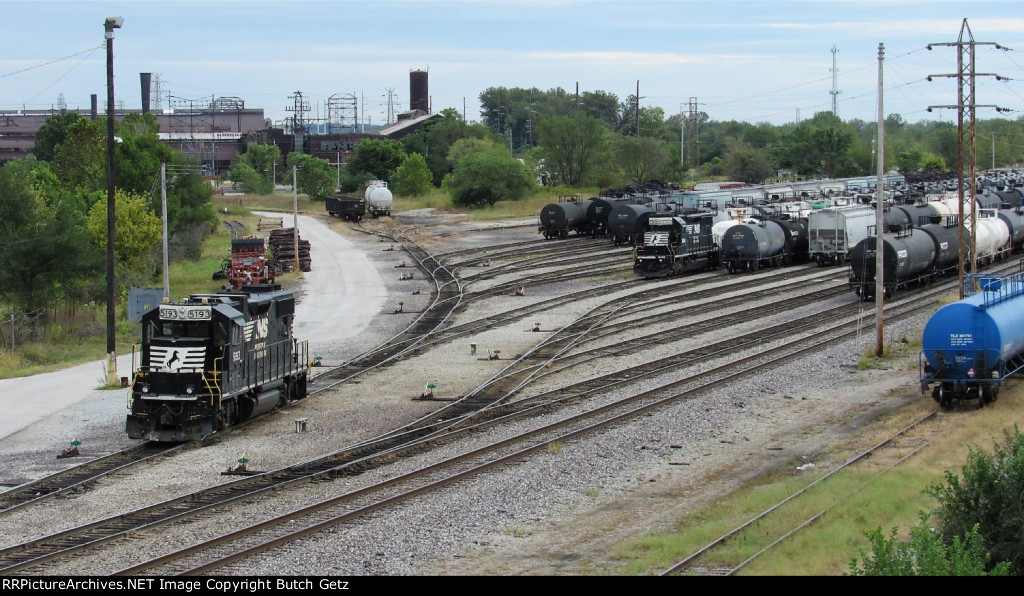 Nothing going on in Federal yard.....